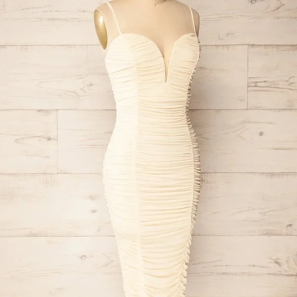 PRIVY Cream Ruched Dress - Picture 5 of 5